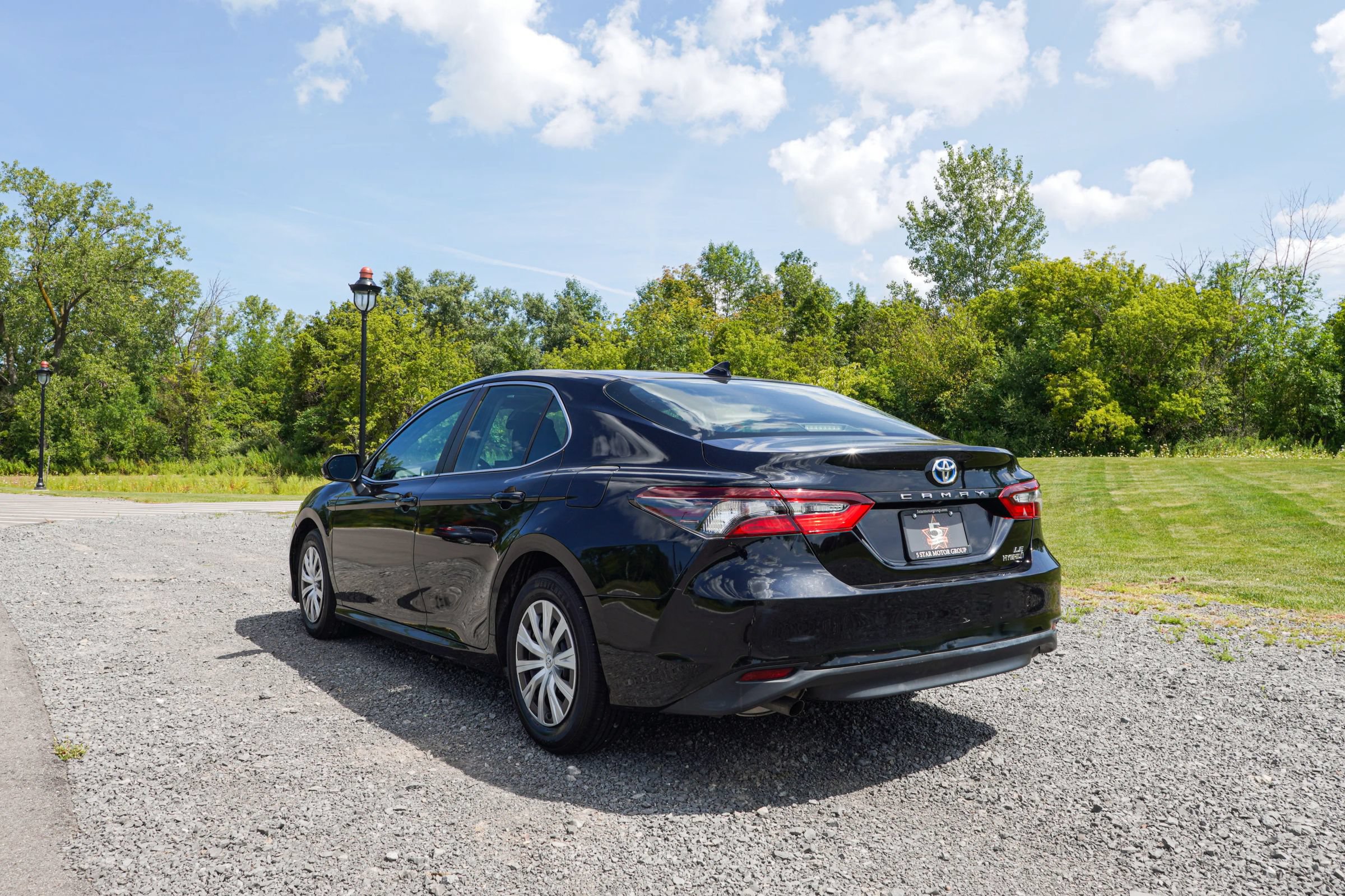 Used 2022 Toyota Camry LE FWD image 9