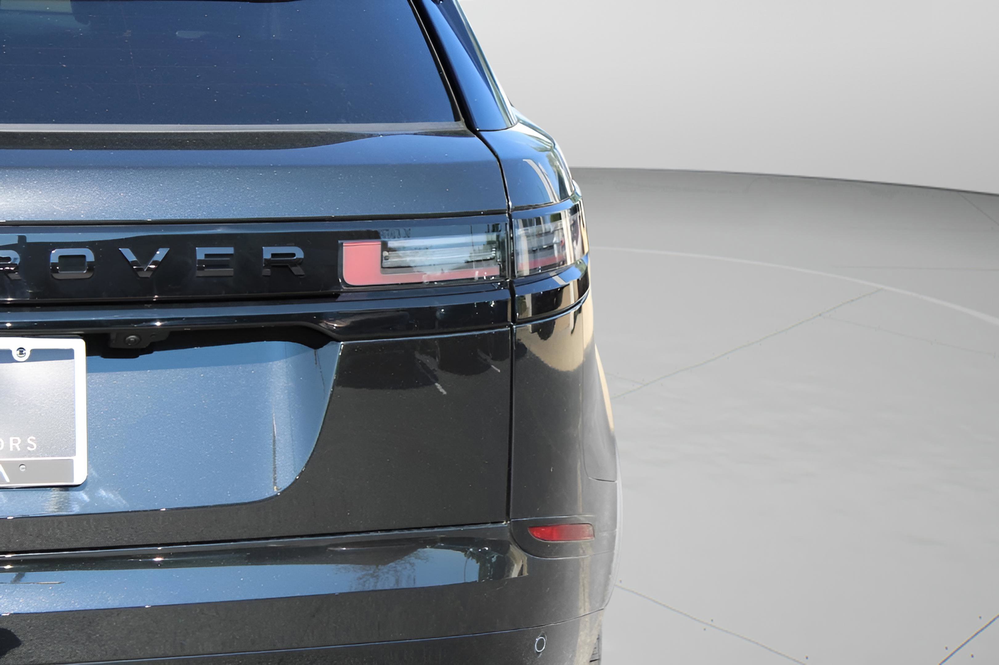 Used 2025 Land Rover Range Rover Velar Dynamic SE image 12
