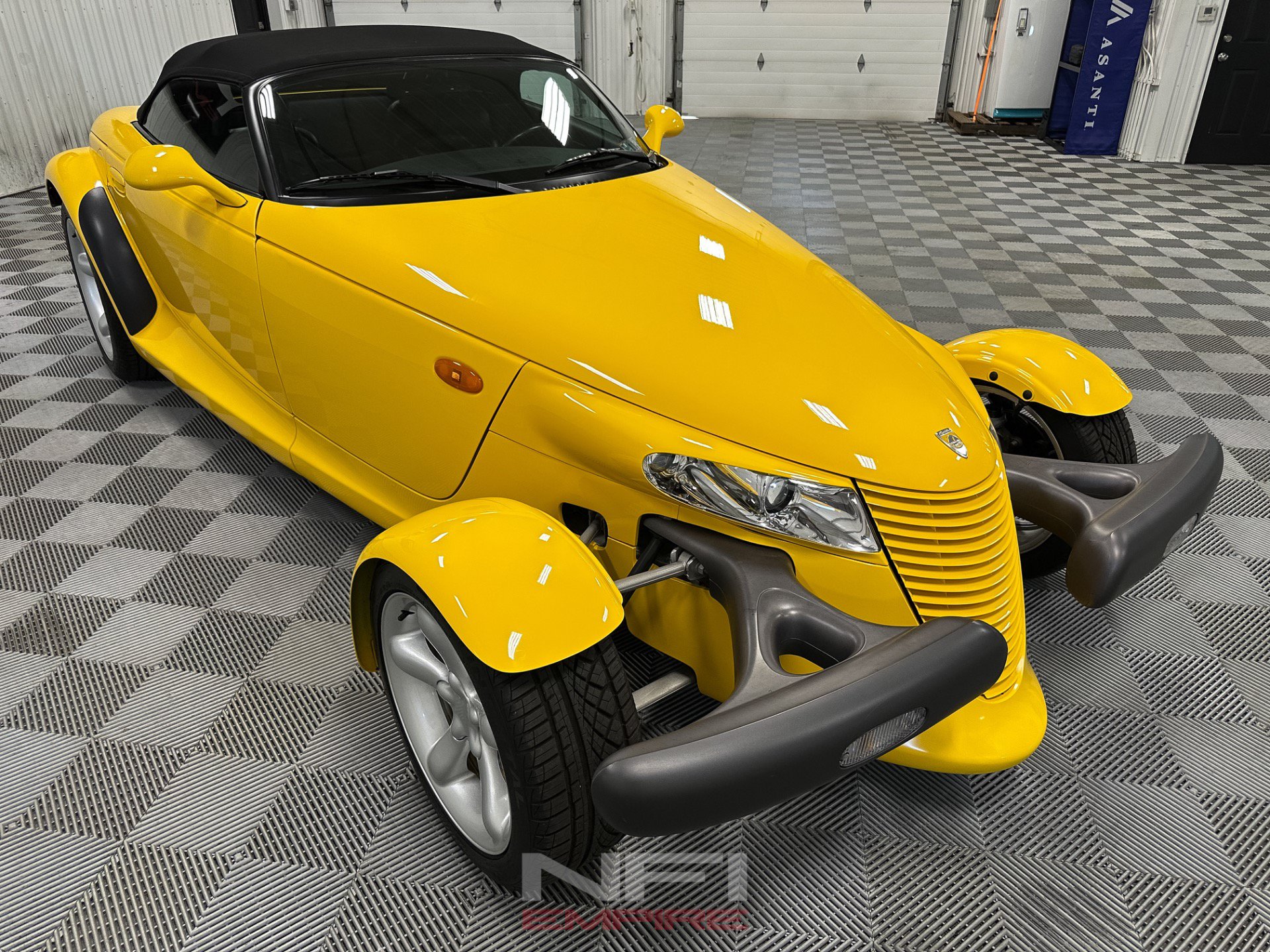 Used 1999 Plymouth Prowler RWD image 10