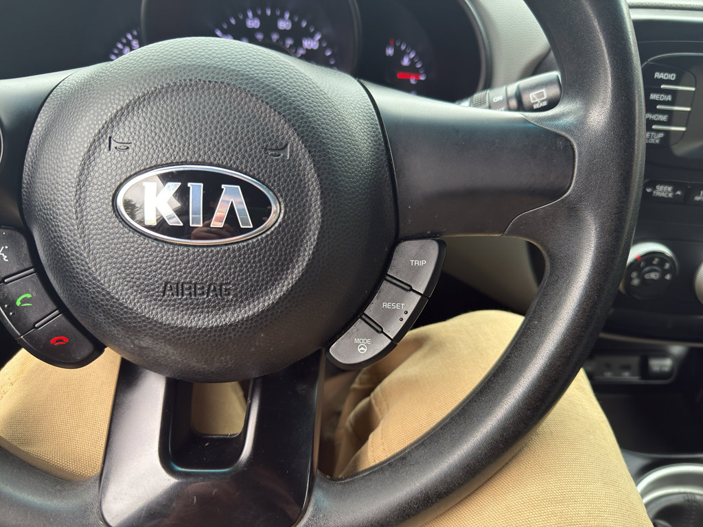 Used 2015 Kia Soul FWD image 16