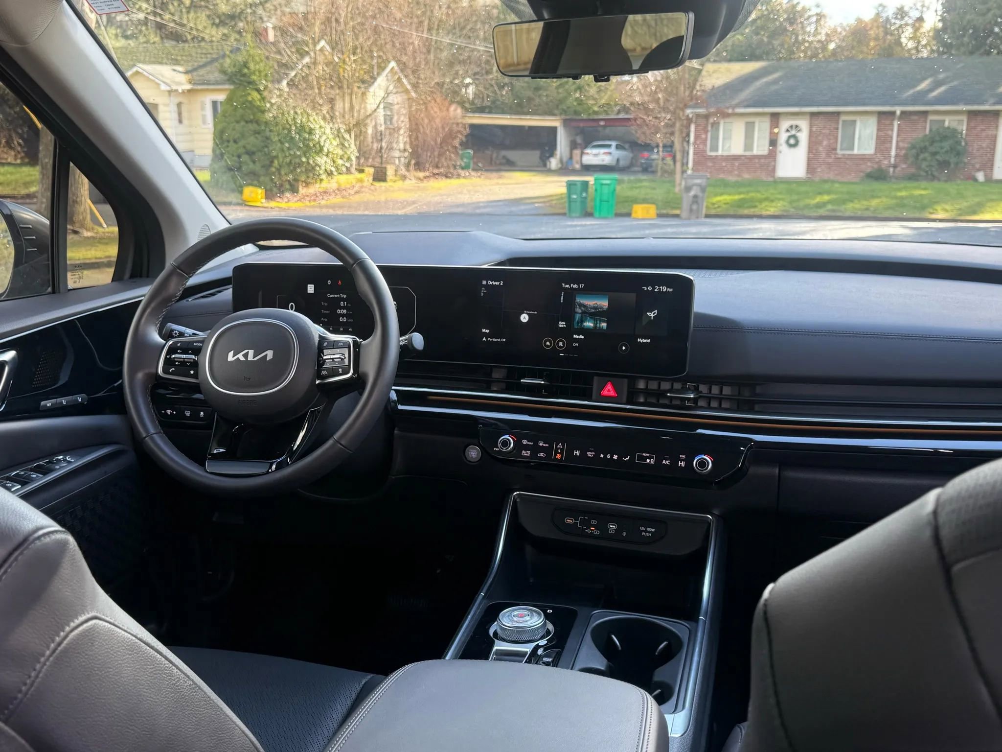 Used 2025 Kia Carnival SX Prestige image 3