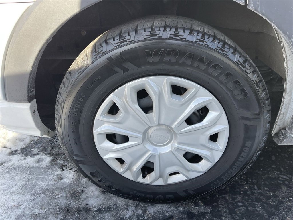 Used 2023 Ford Transit 350 XLT image 2