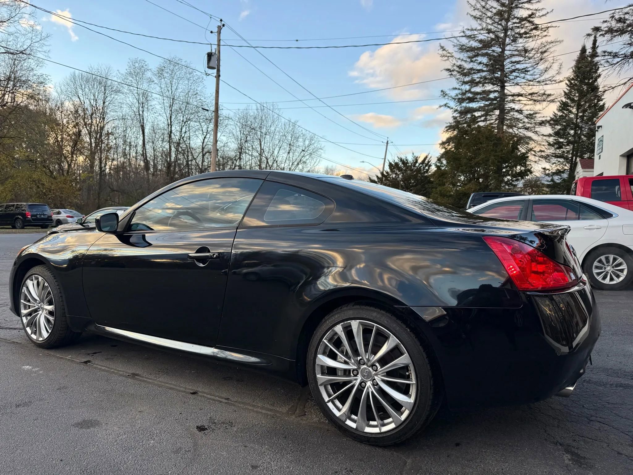 Used 2012 INFINITI G37 x Coupe w/ Premium Pkg image 3