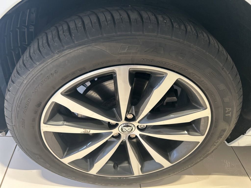 Used 2024 Jaguar F-PACE R-Dynamic S image 21