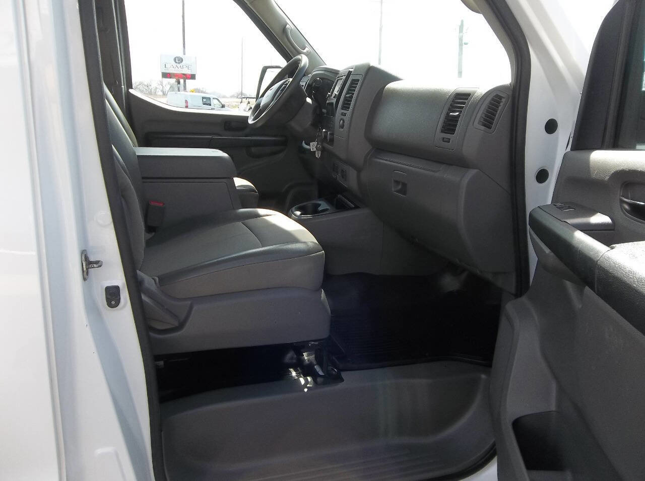 Used 2019 Nissan NV 2500 SV w/ Navigation Package image 11