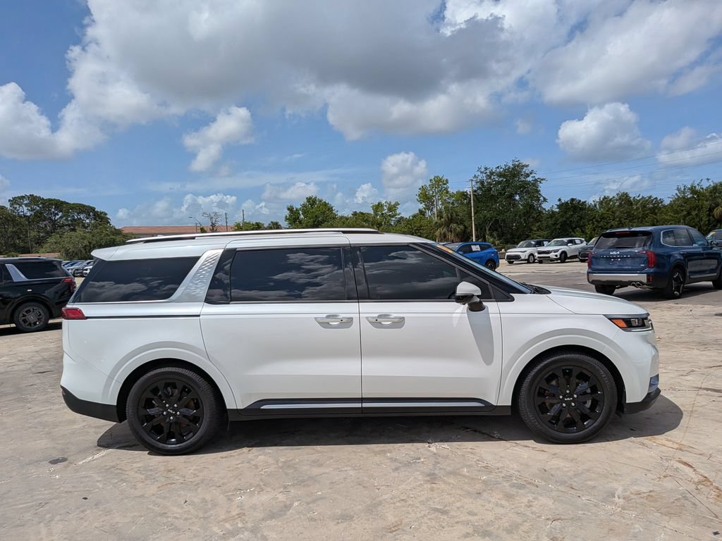 Certified 2024 Kia Carnival SX Prestige FWD image 9