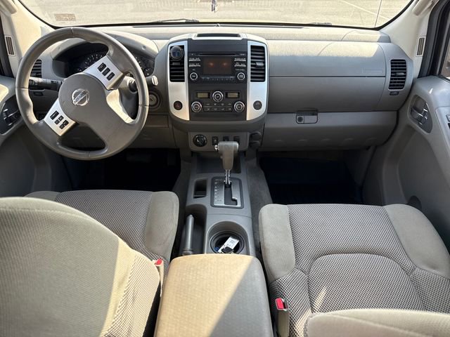 Used 2013 Nissan Frontier SV w/ SV Value Truck Pkg AWD/4WD image 18