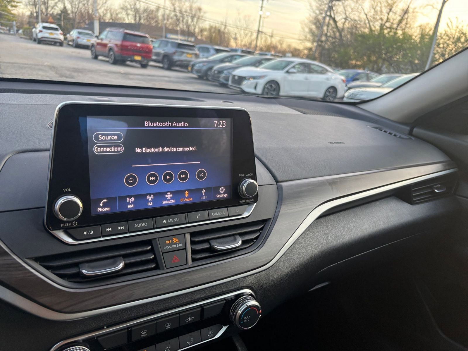 Used 2025 Nissan Altima 2.5 SV image 34