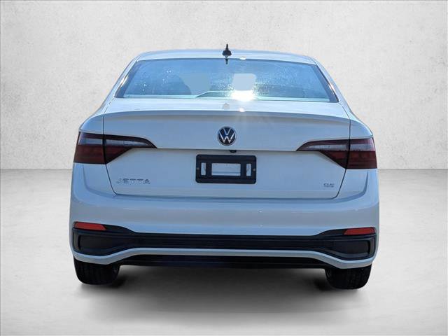 Used 2024 Volkswagen Jetta SE image 6