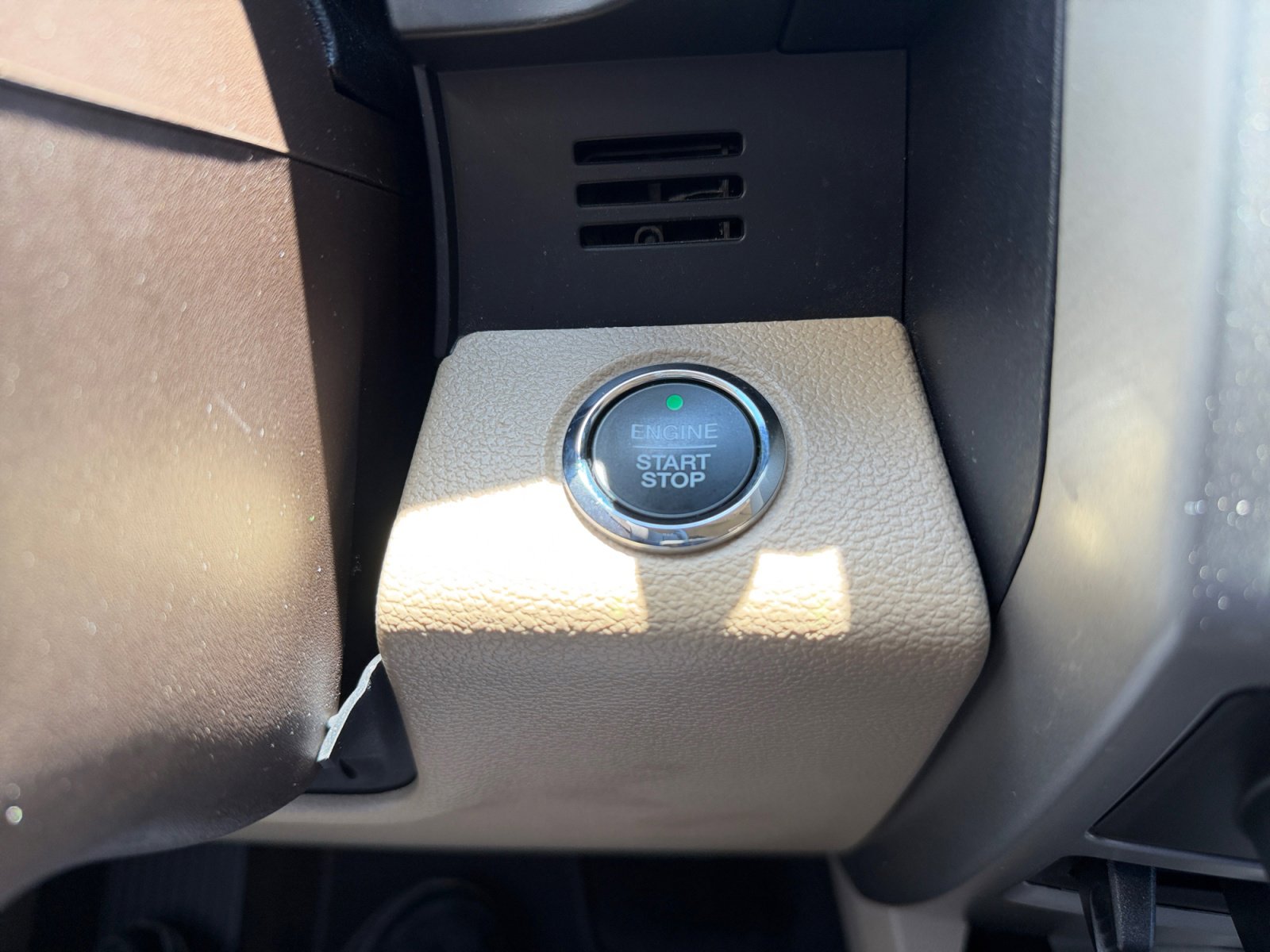 Used 2019 Ford F150 Lariat w/ Equipment Group 502A Luxury AWD/4WD image 22