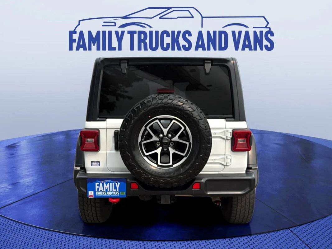 Used 2024 Jeep Wrangler Unlimited Rubicon AWD/4WD image 4