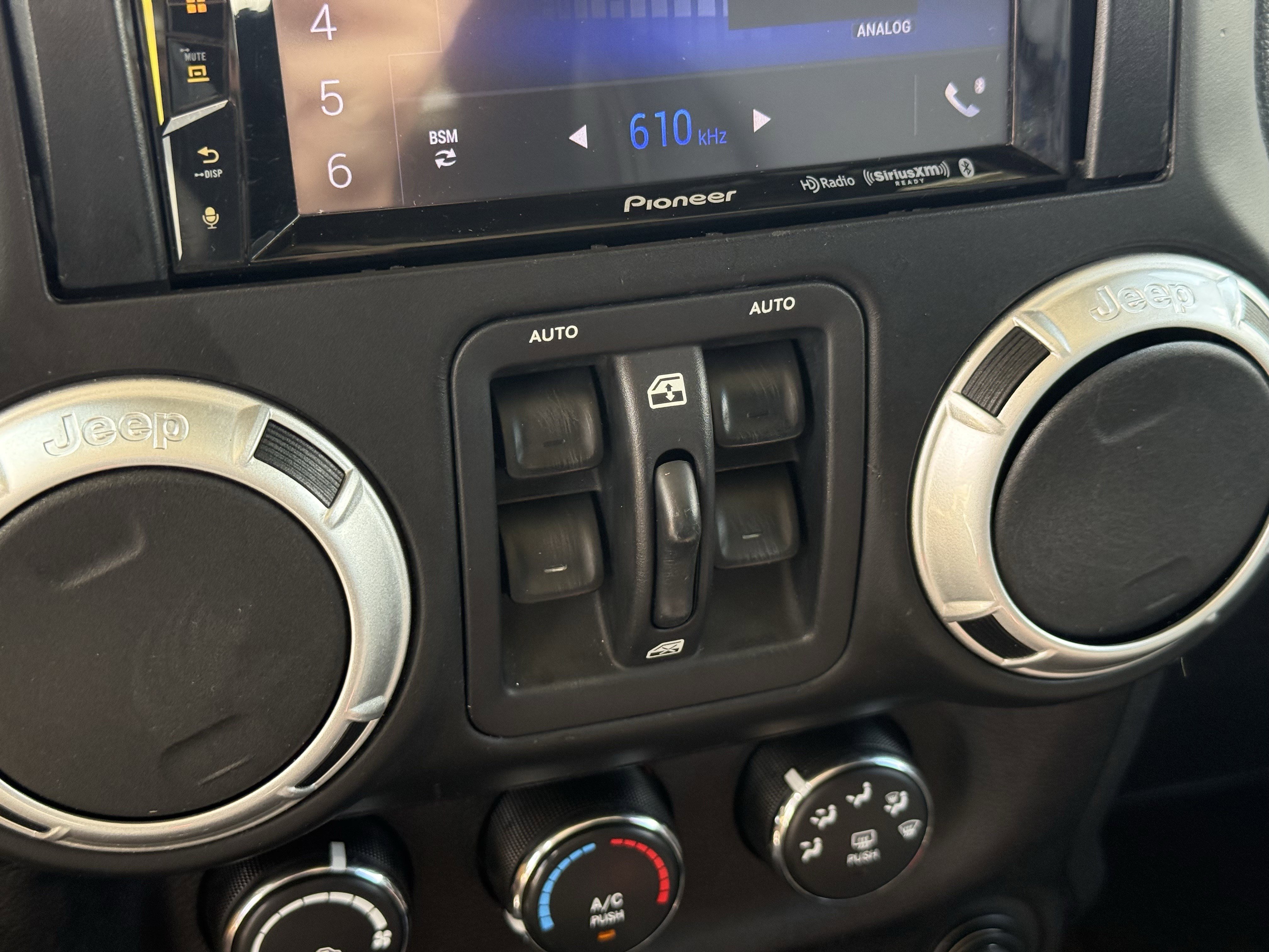 Used 2013 Jeep Wrangler Freedom Edition image 21