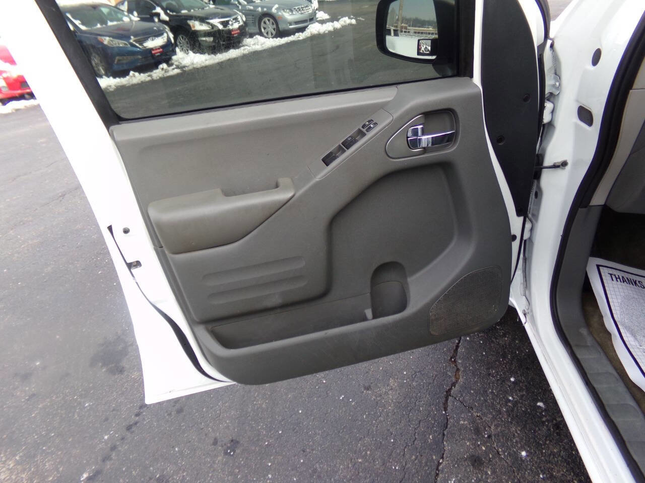 Used 2018 Nissan Frontier SV image 12