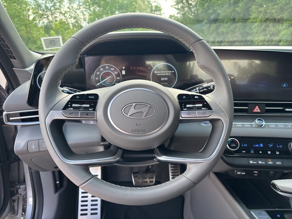 New 2025 Hyundai Elantra SEL FWD image 22