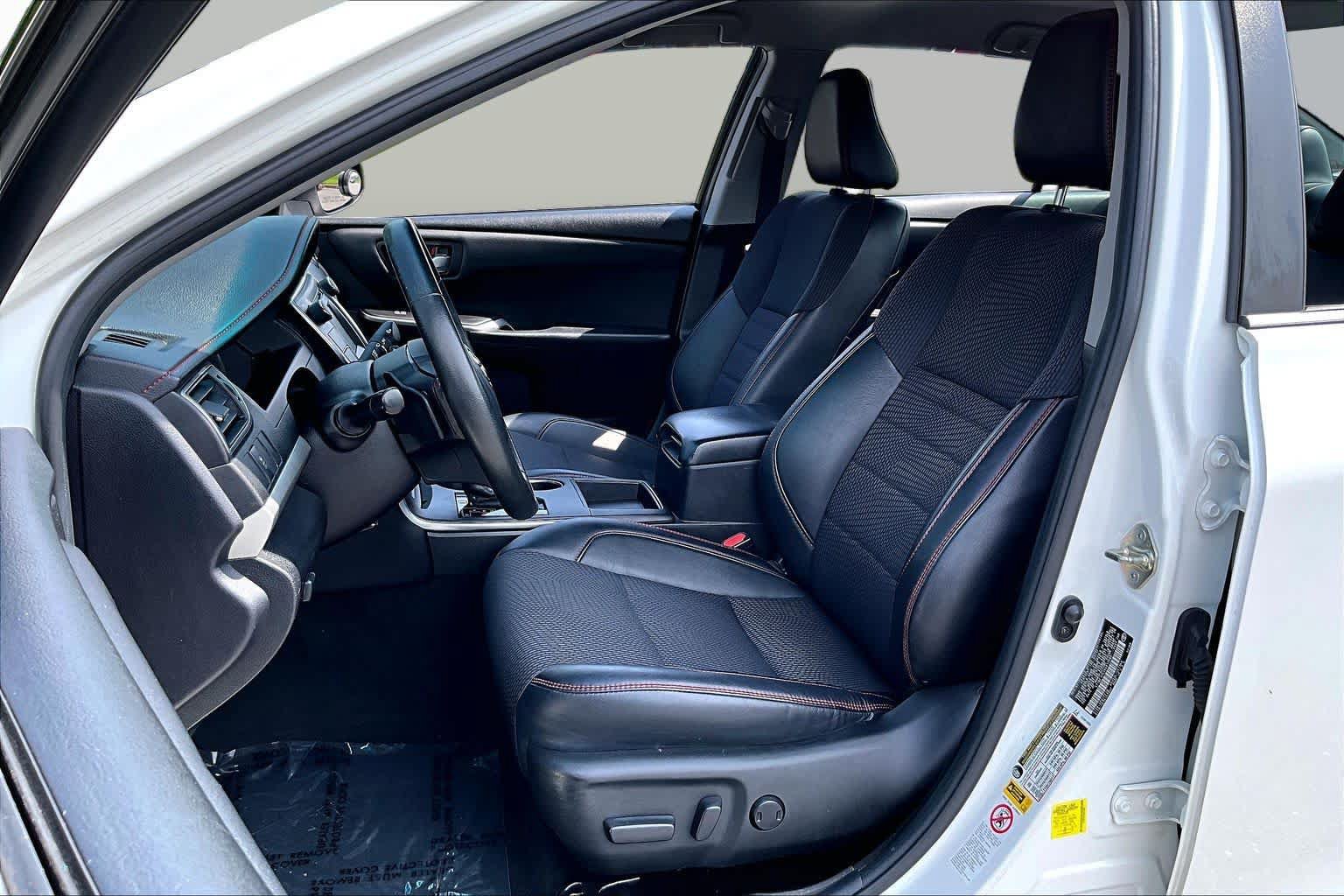 Used 2017 Toyota Camry SE FWD image 8