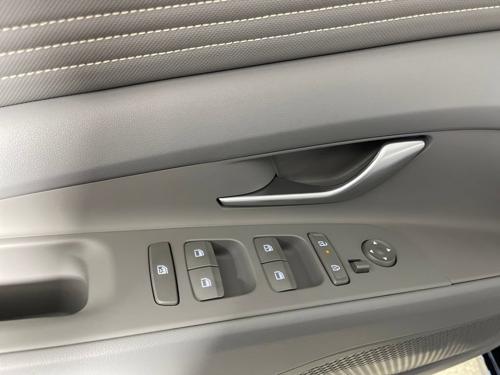 New 2026 Hyundai Elantra Sport FWD image 18