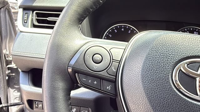 Used 2022 Toyota RAV4 XLE Premium FWD image 22
