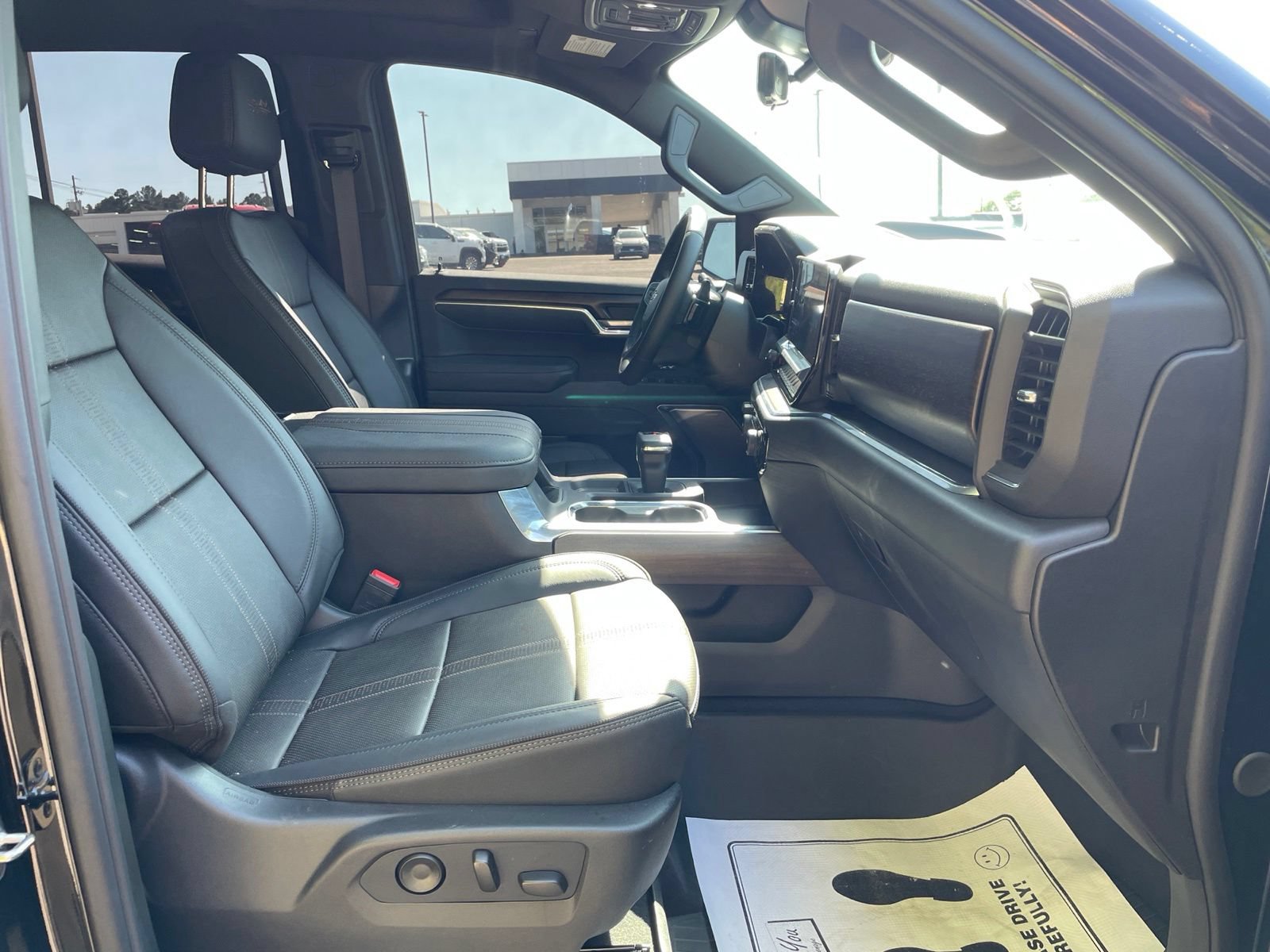 Used 2026 Chevrolet Silverado 1500 High Country w/ Midnight Edition AWD/4WD image 39