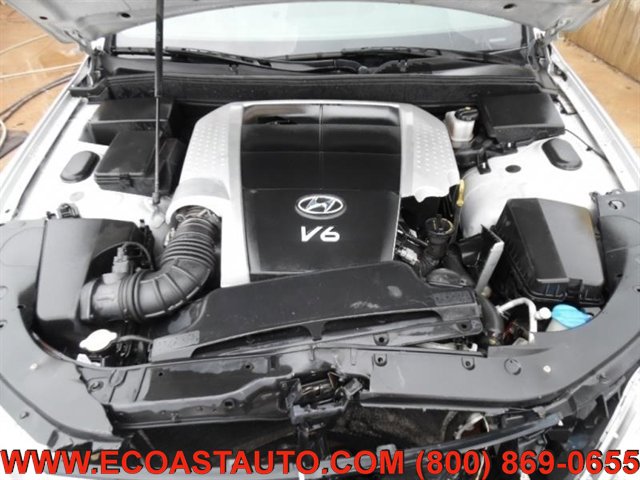 Used 2009 Hyundai Genesis 3.8 w/ Technology Pkg 4 RWD image 12