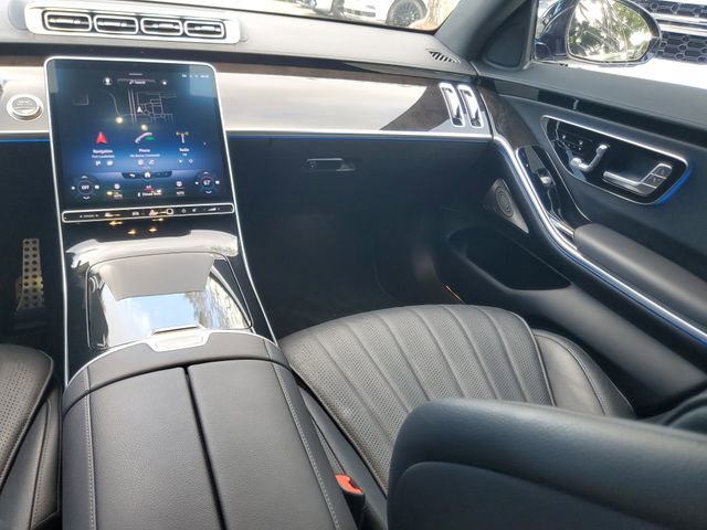 Used 2022 Mercedes-Benz S 500 4MATIC w/ AMG Line Package image 15