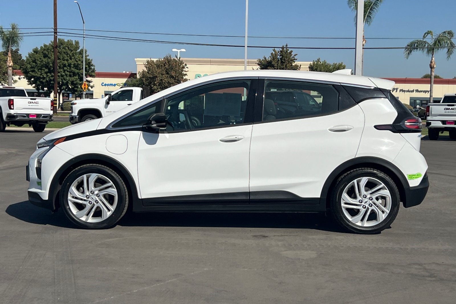 Used 2023 Chevrolet Bolt LT FWD image 8