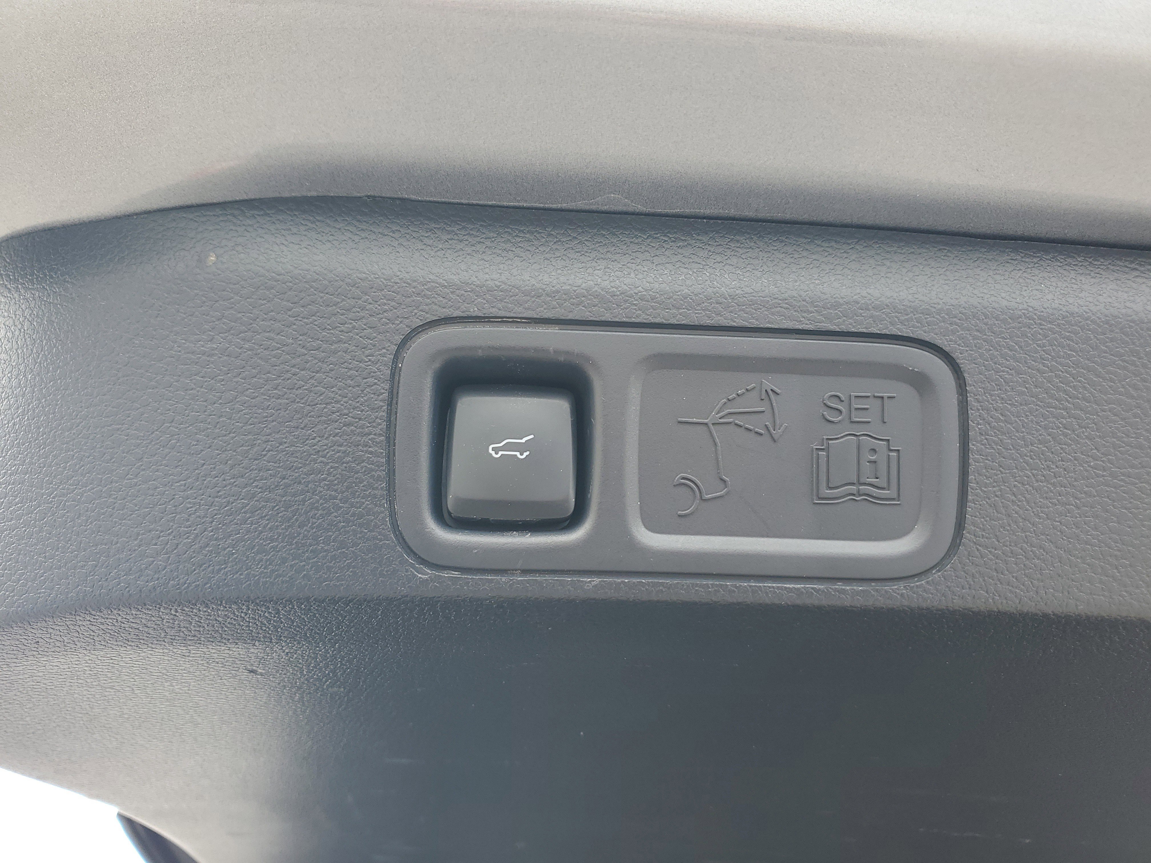 Used 2024 Ford Expedition Max XLT image 18