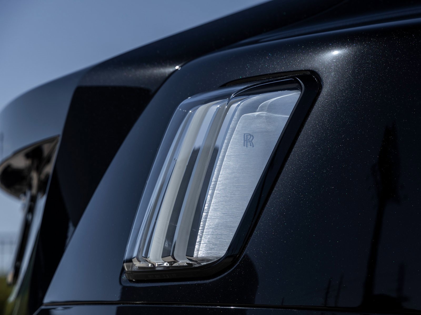 New 2025 Rolls-Royce Spectre image 16