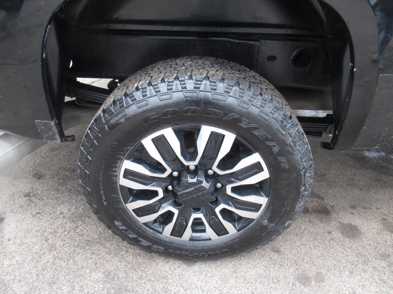 Used 2007 GMC Sierra 2500 SLT w/ Entertainment Package image 6