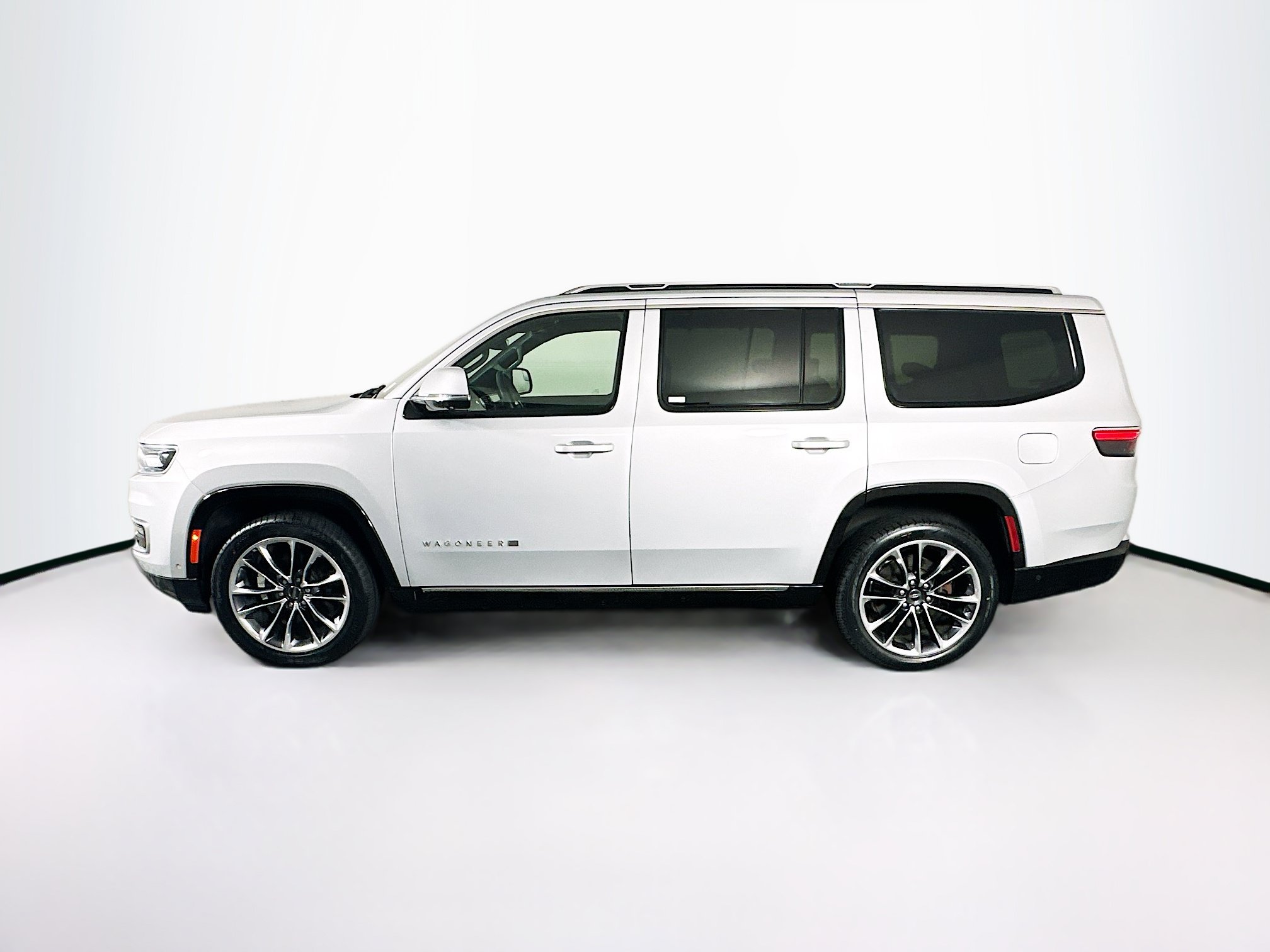 Used 2022 Jeep Wagoneer Series III w/ Premium Group I RWD image 4