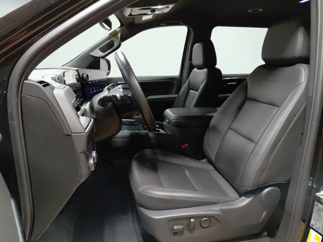 Certified 2025 Chevrolet Suburban Z71 AWD/4WD image 28