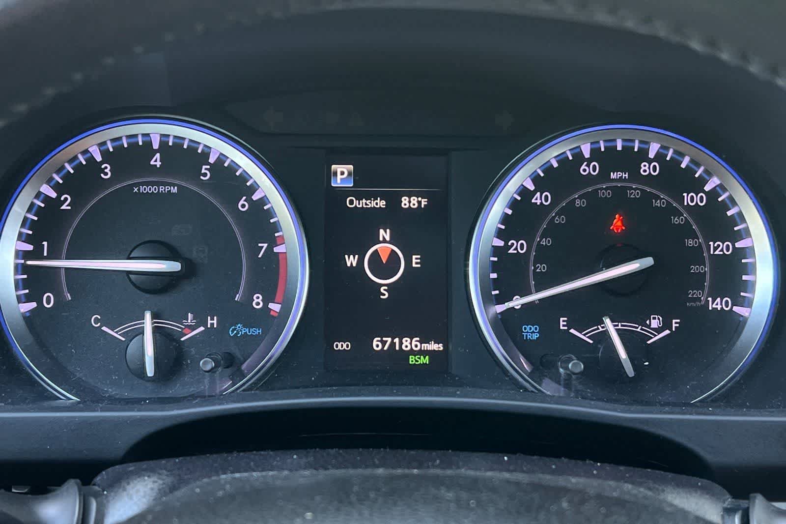 Used 2019 Toyota Highlander XLE FWD image 26