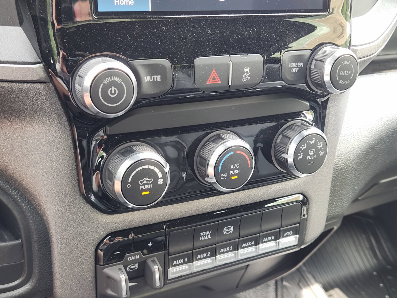 New 2025 RAM 3500 Tradesman RWD image 16