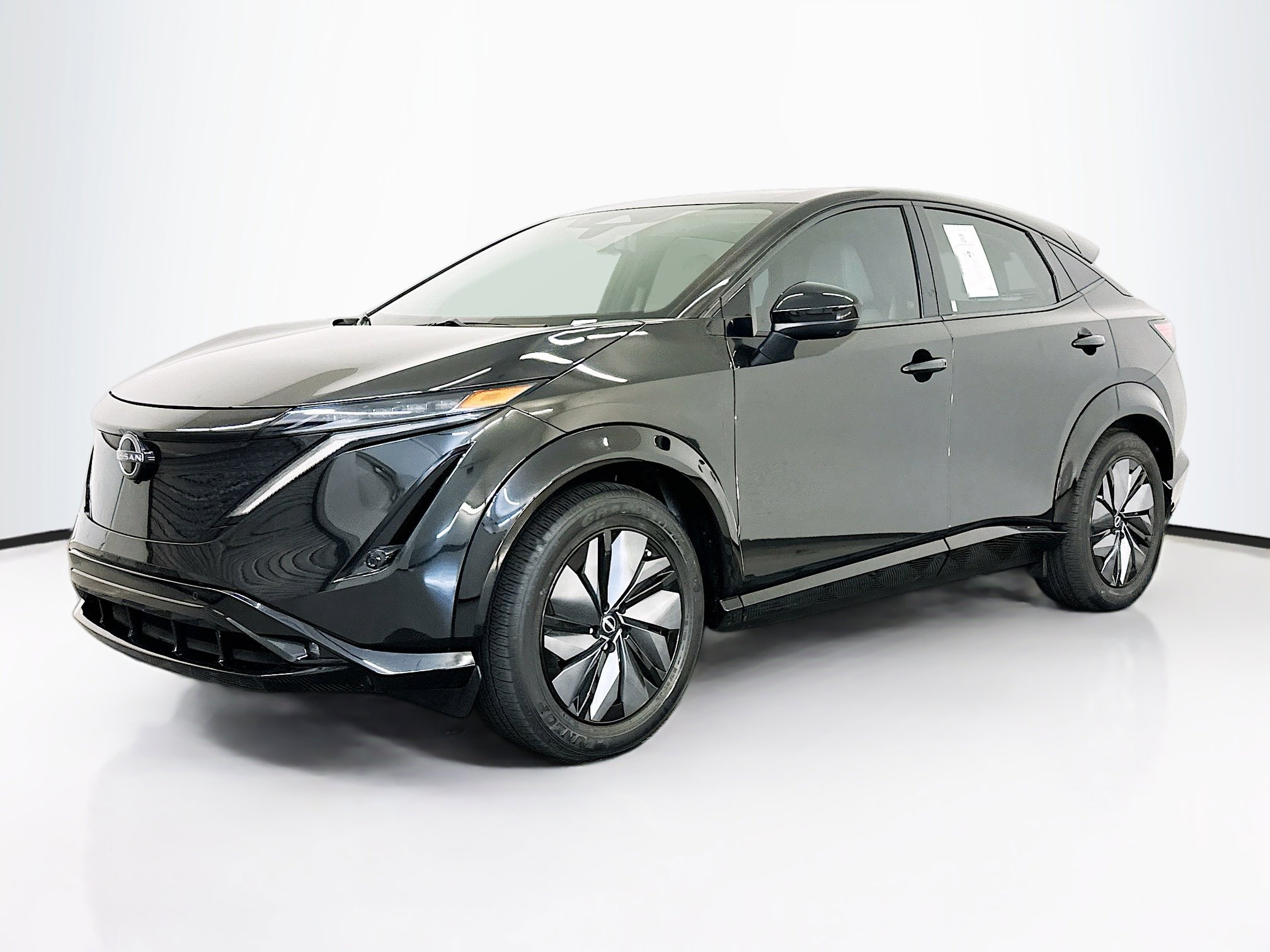 Used 2023 Nissan Ariya AWD image 3