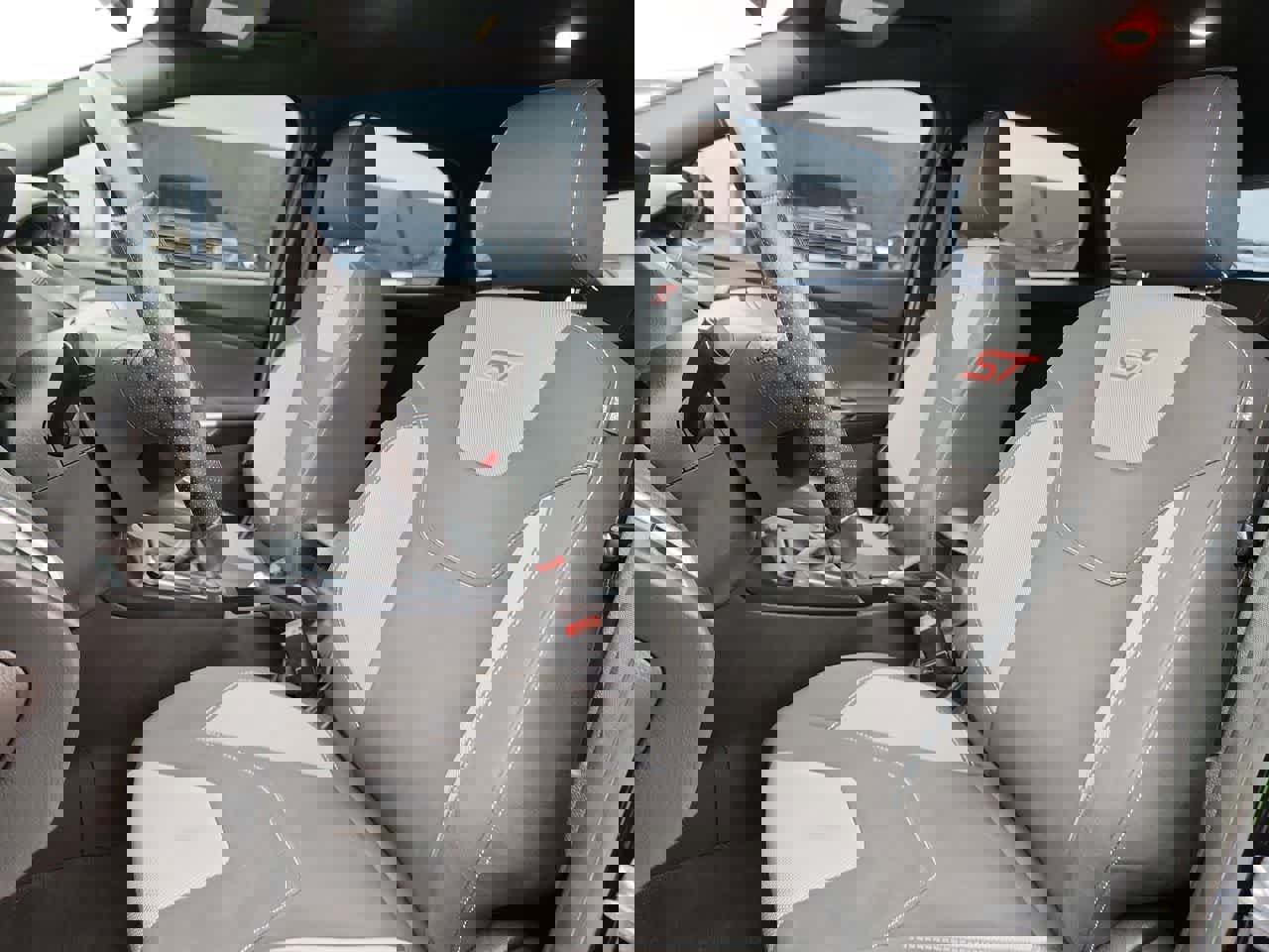 Used 2018 Ford Focus ST image 15