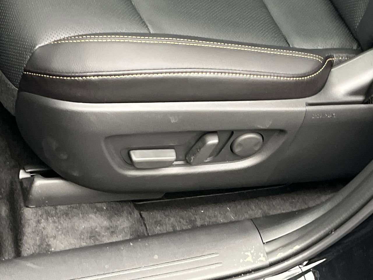 New 2026 MAZDA CX-90 Plug-In Hybrid w/Premium Sport AWD/4WD image 11