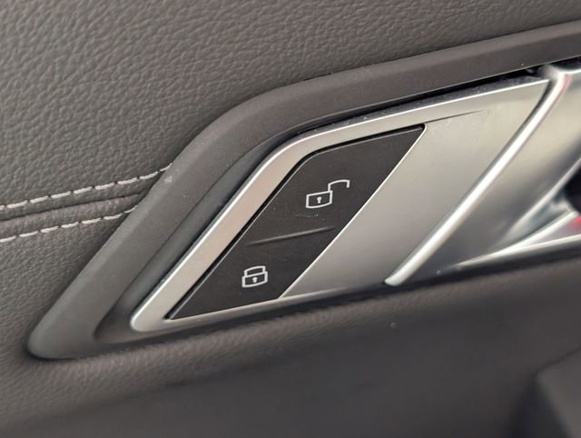 Used 2019 BMW 330i Sedan w/ Convenience Package RWD image 12