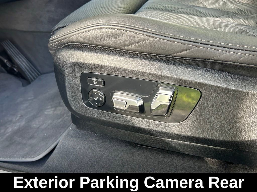 Used 2024 BMW X7 xDrive40i image 18
