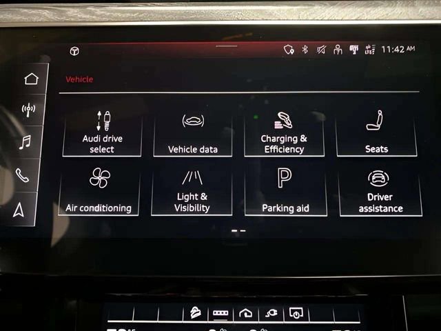 Used 2022 Audi e-tron Premium Plus w/ Premium Plus Package image 62