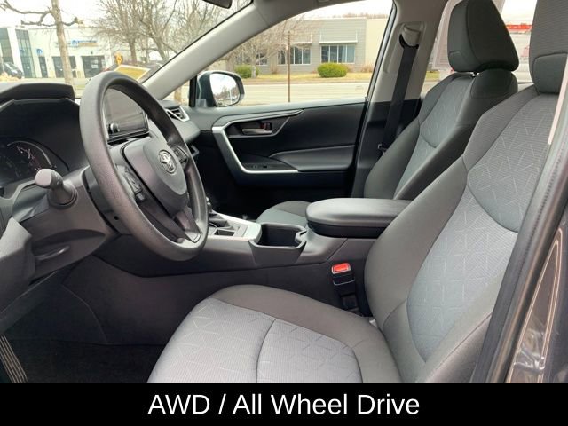 Used 2025 Toyota RAV4 XLE AWD/4WD image 14
