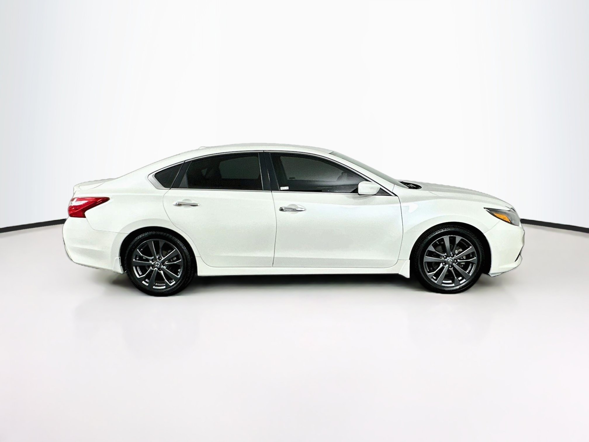 Used 2018 Nissan Altima 2.5 SR w/ SR Special Edition FWD image 10