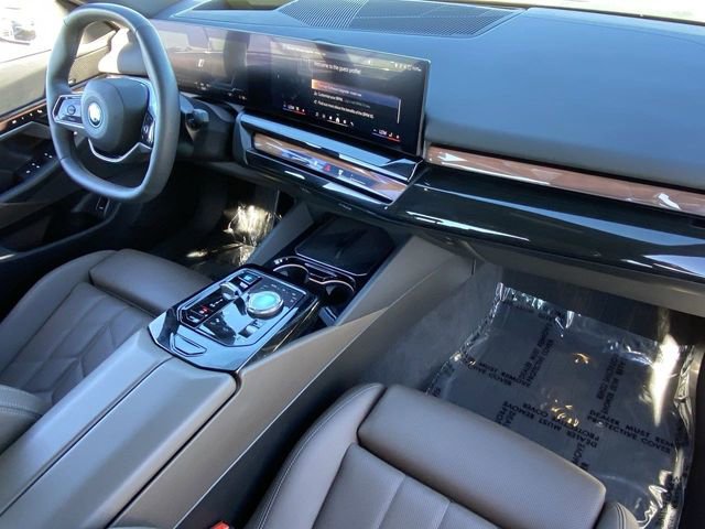 Certified 2025 BMW i5 eDrive40i w/ Premium Package image 14