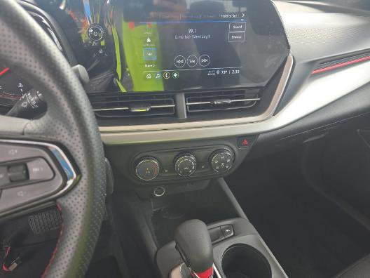 Used 2025 Chevrolet Trax RS image 7