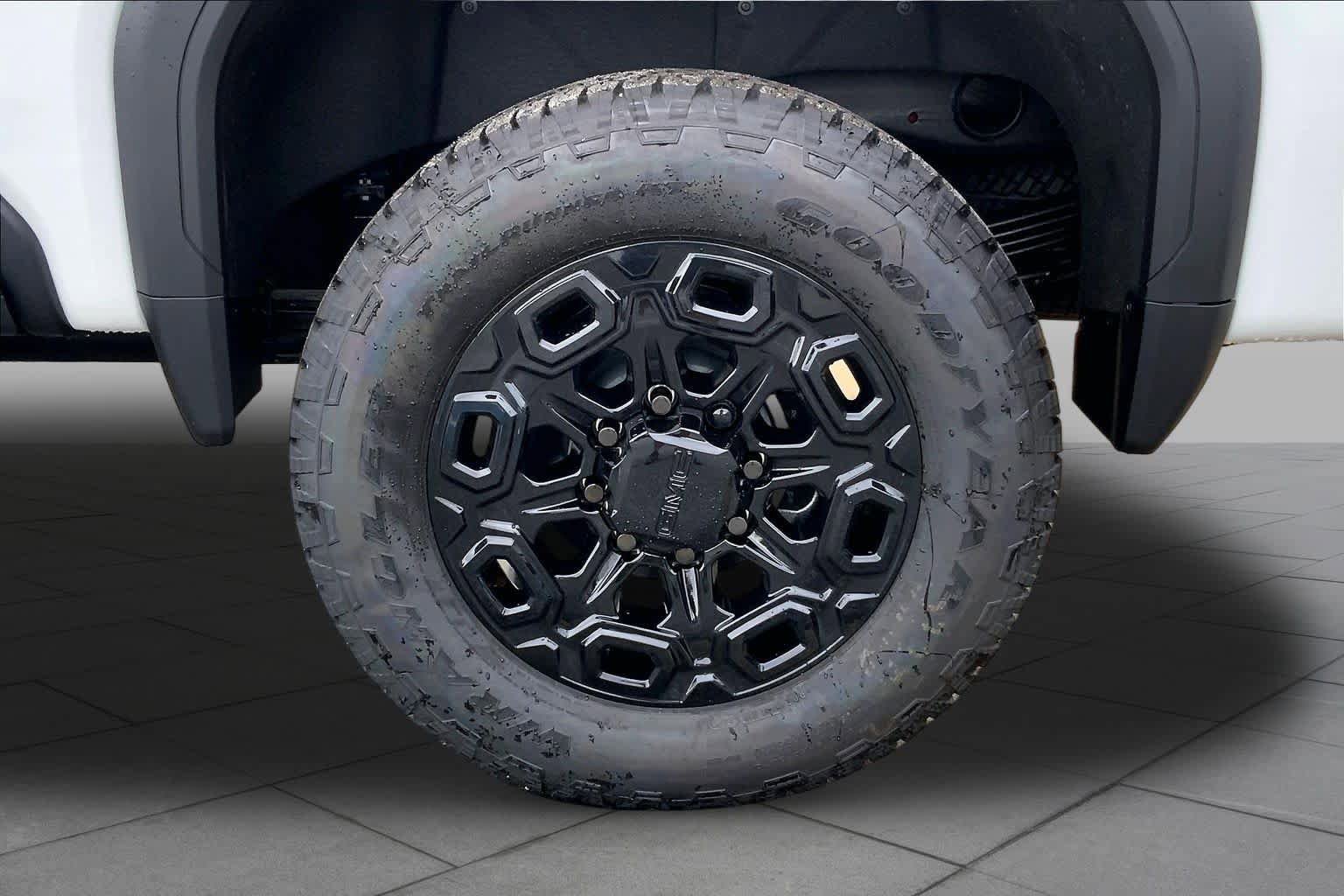 New 2026 GMC Sierra 2500 AT4 w/ AT4 Premium Plus Package AWD/4WD image 11