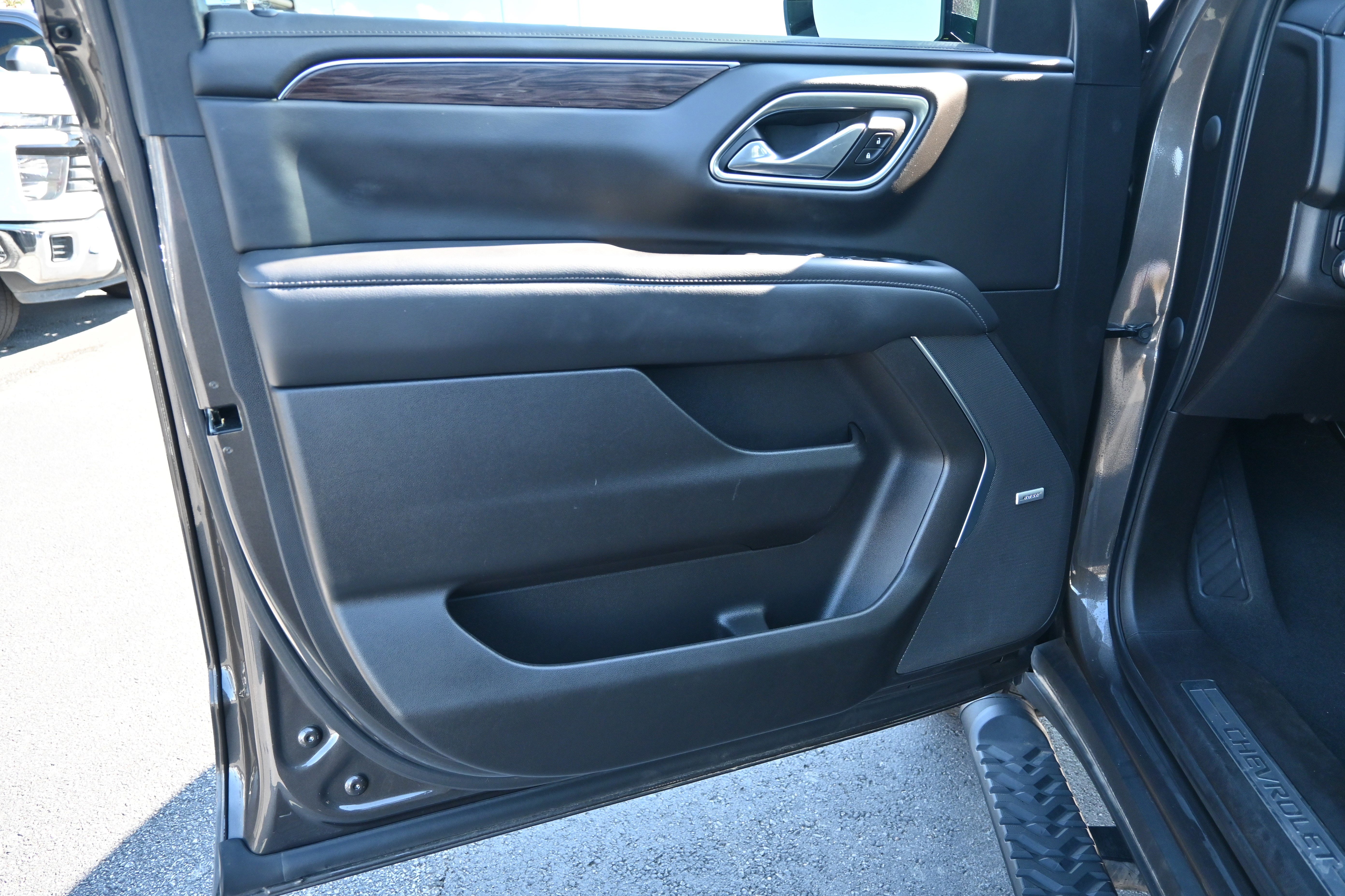 Used 2021 Chevrolet Tahoe Z71 w/ Rear Media and Nav Package image 16