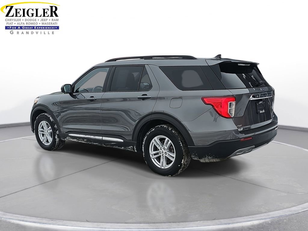 Used 2021 Ford Explorer XLT w/ Equipment Group 202A image 7