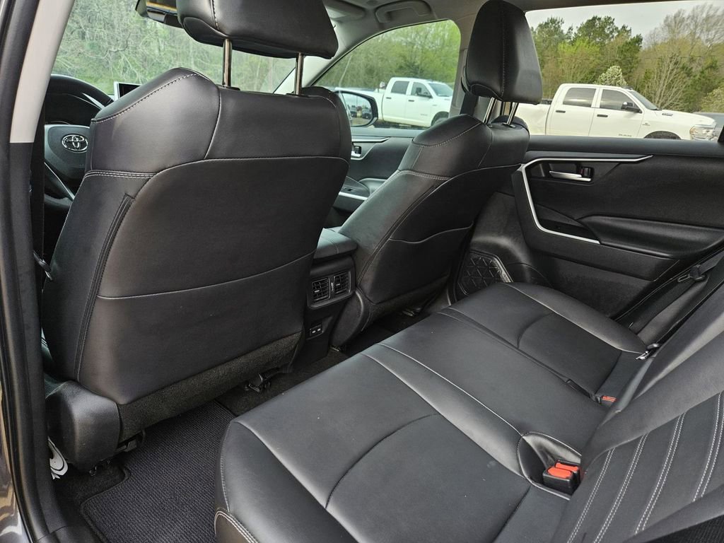 Used 2023 Toyota RAV4 XLE Premium image 30