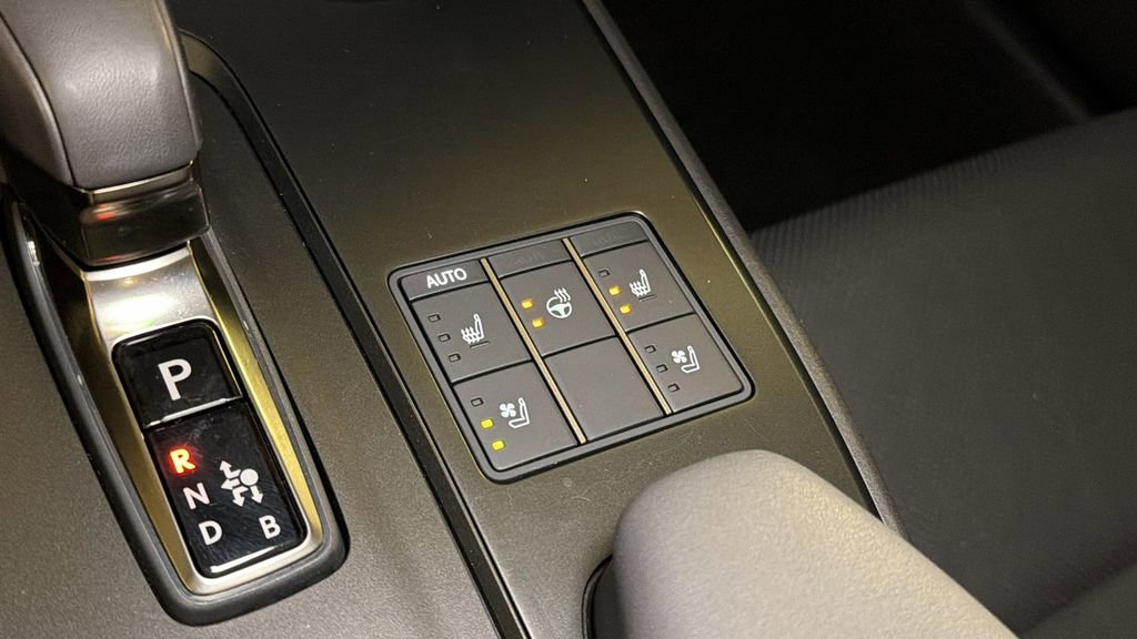 Certified 2025 Lexus UX 300h AWD w/ Accessory Package (Z1) image 30