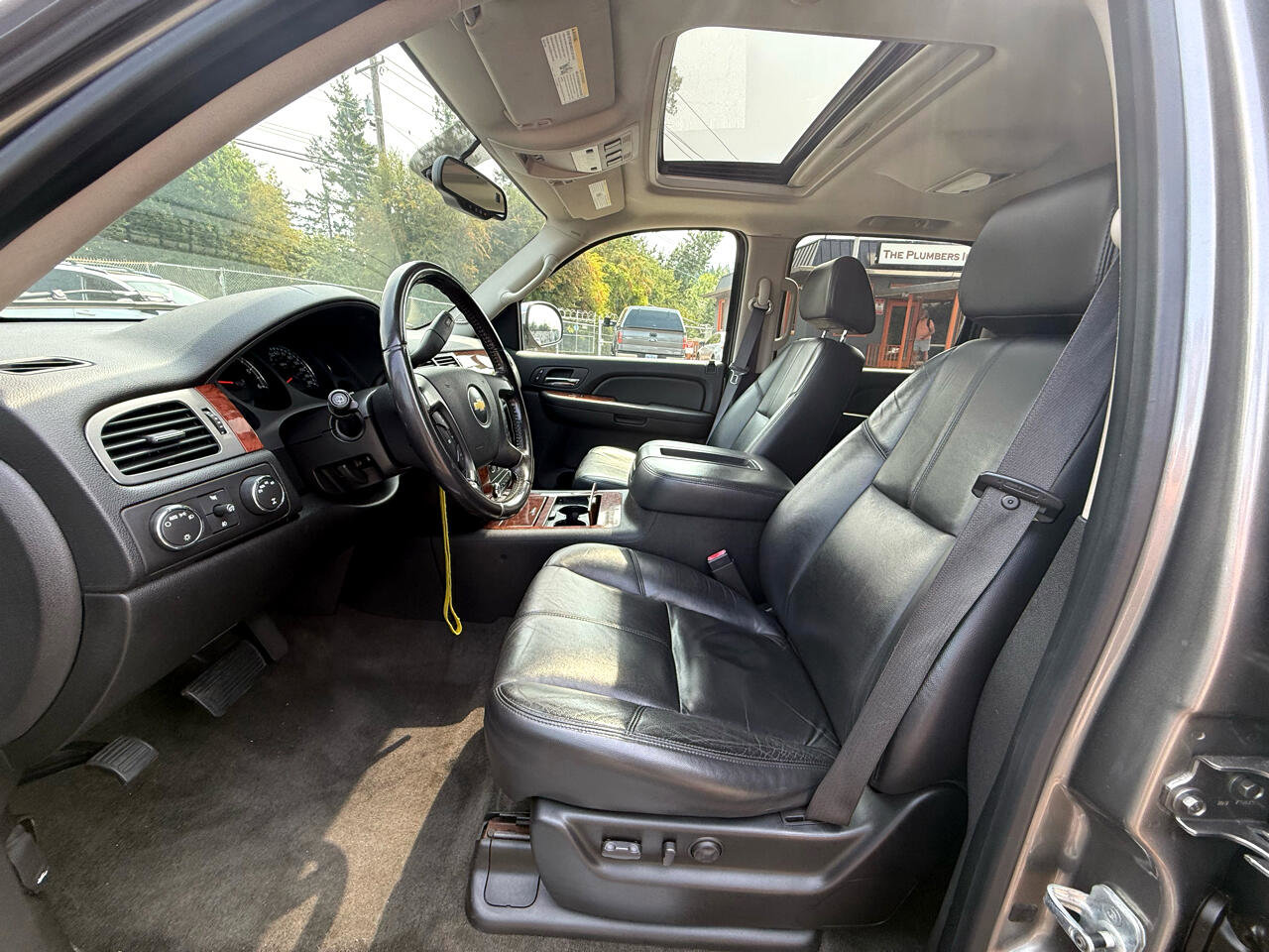 Used 2008 Chevrolet Suburban LTZ w/ LTZ Preferred Equipment Group image 9