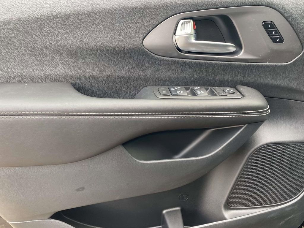 New 2026 Chrysler Pacifica Select image 37