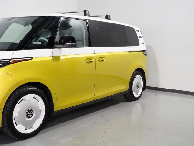 Used 2025 Volkswagen ID. Buzz 1st Edition image 54